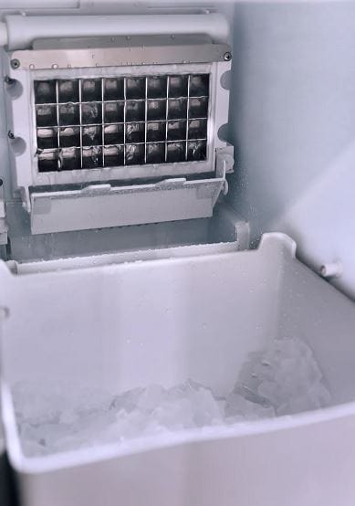 Summerset 15" 50 lb. UL Outdoor Rated Ice Maker With Gravity Drain